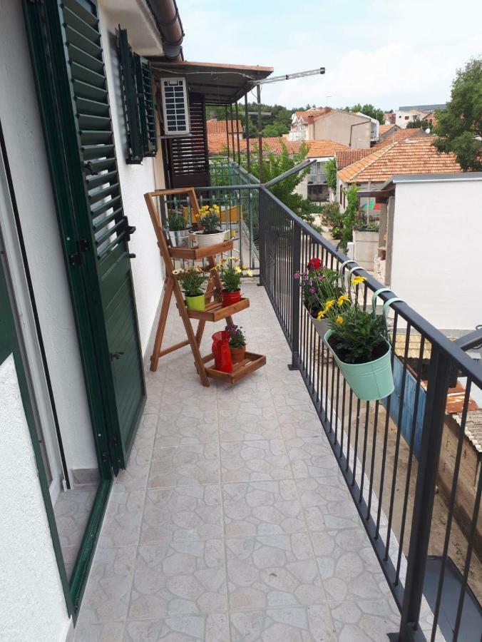 Apartmani Tri Bunje Tribunj  Exterior photo